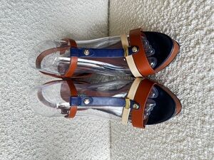 Basconi Pumps, Shoes.